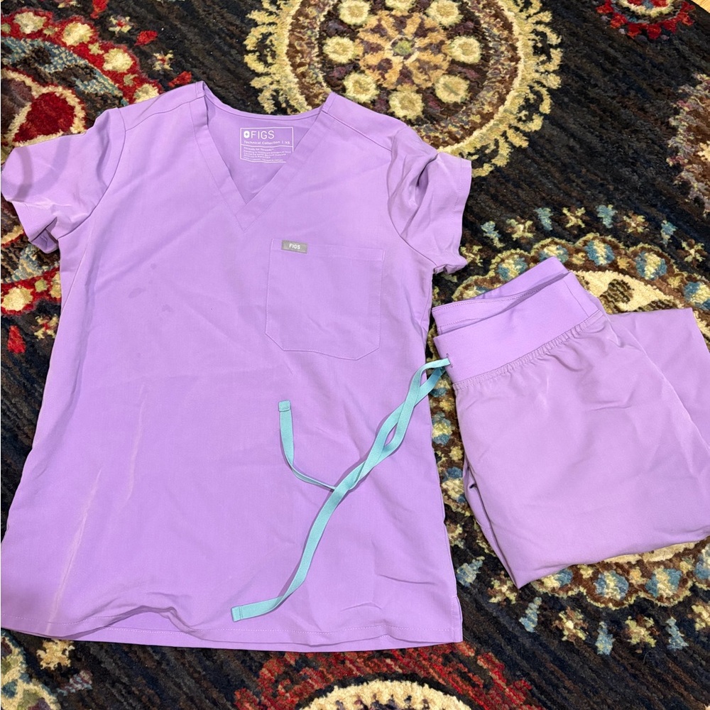 Figs Light Purple Scrub Set with Teal Accent